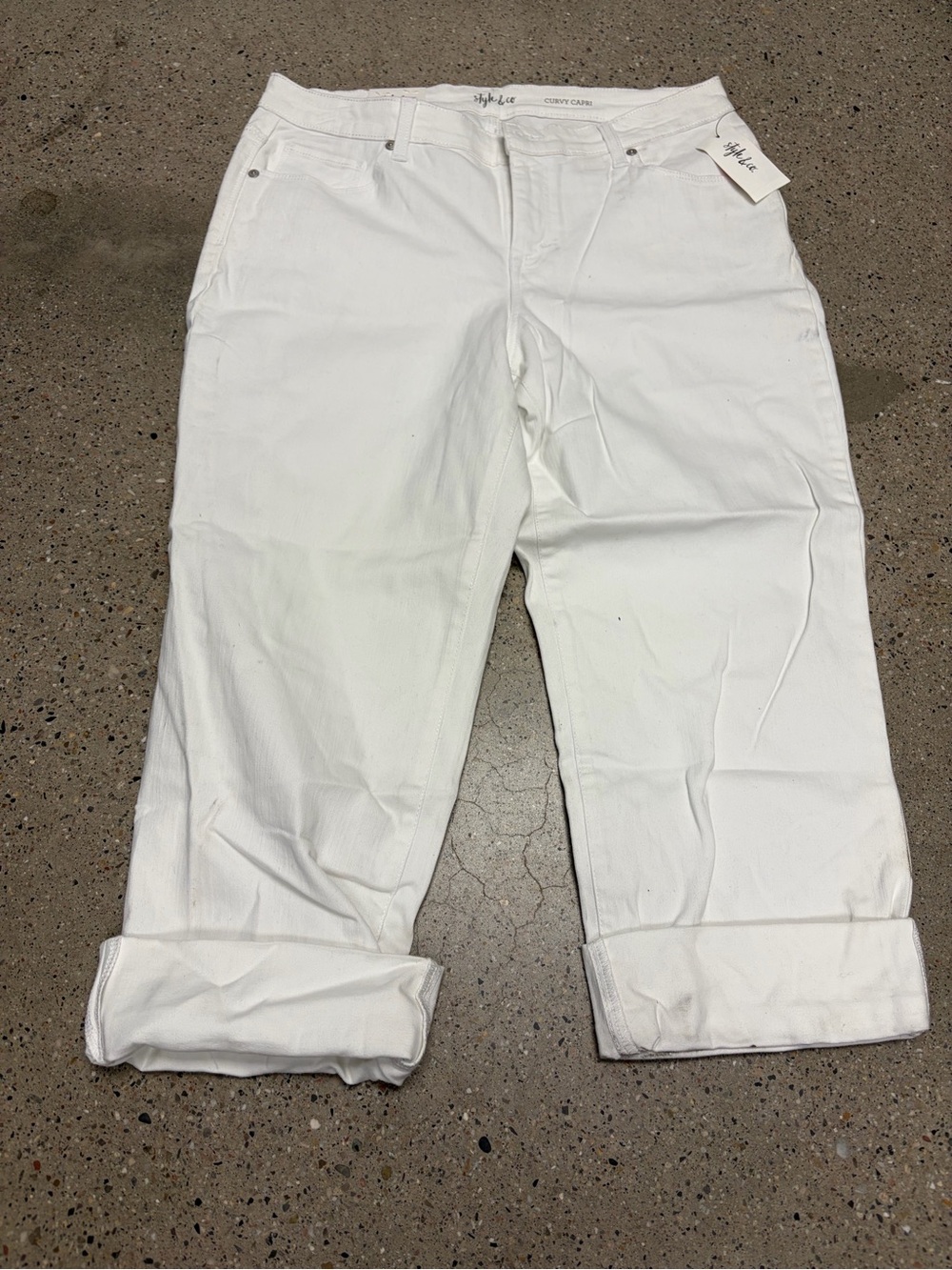 Cuffed White Cropped capri Jeans